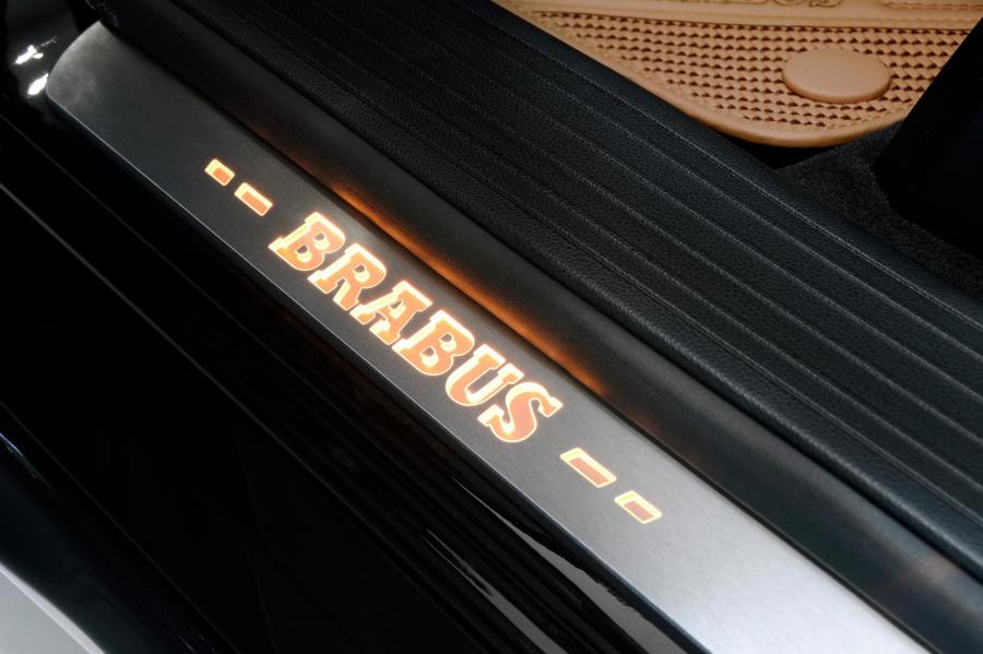 Логотип Mercedes-AMG GLE63 850 4Matic by Brabus 2015 года  (фото 9 из 41)